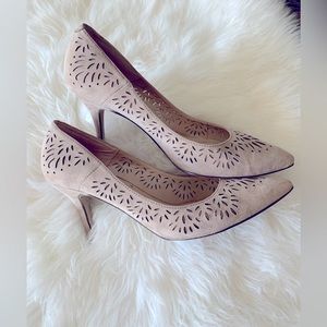 UNISA woman’s heels size 11